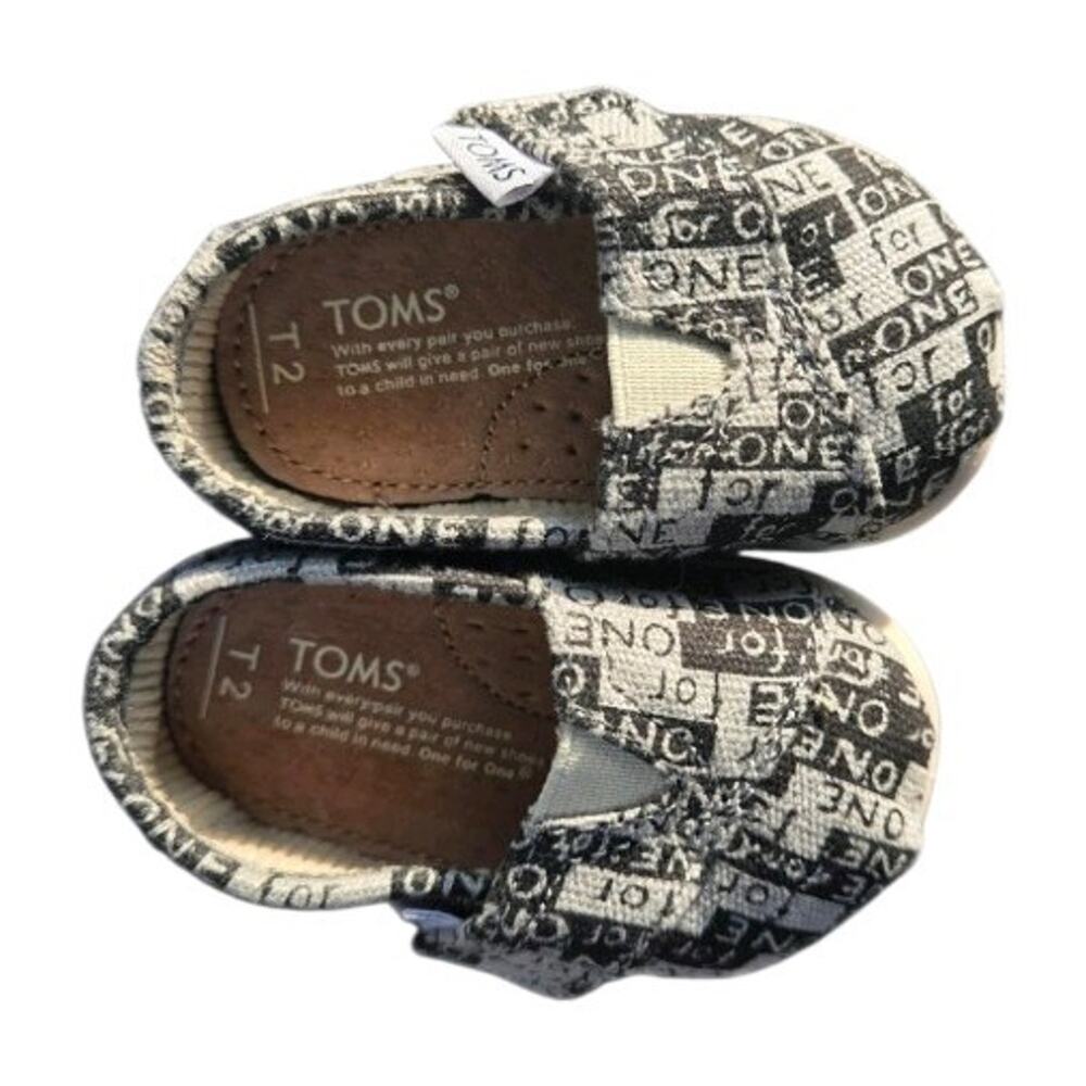 Tiny TOMS Baby Infant Slip-Ons Size T2 "One for One" Pattern-